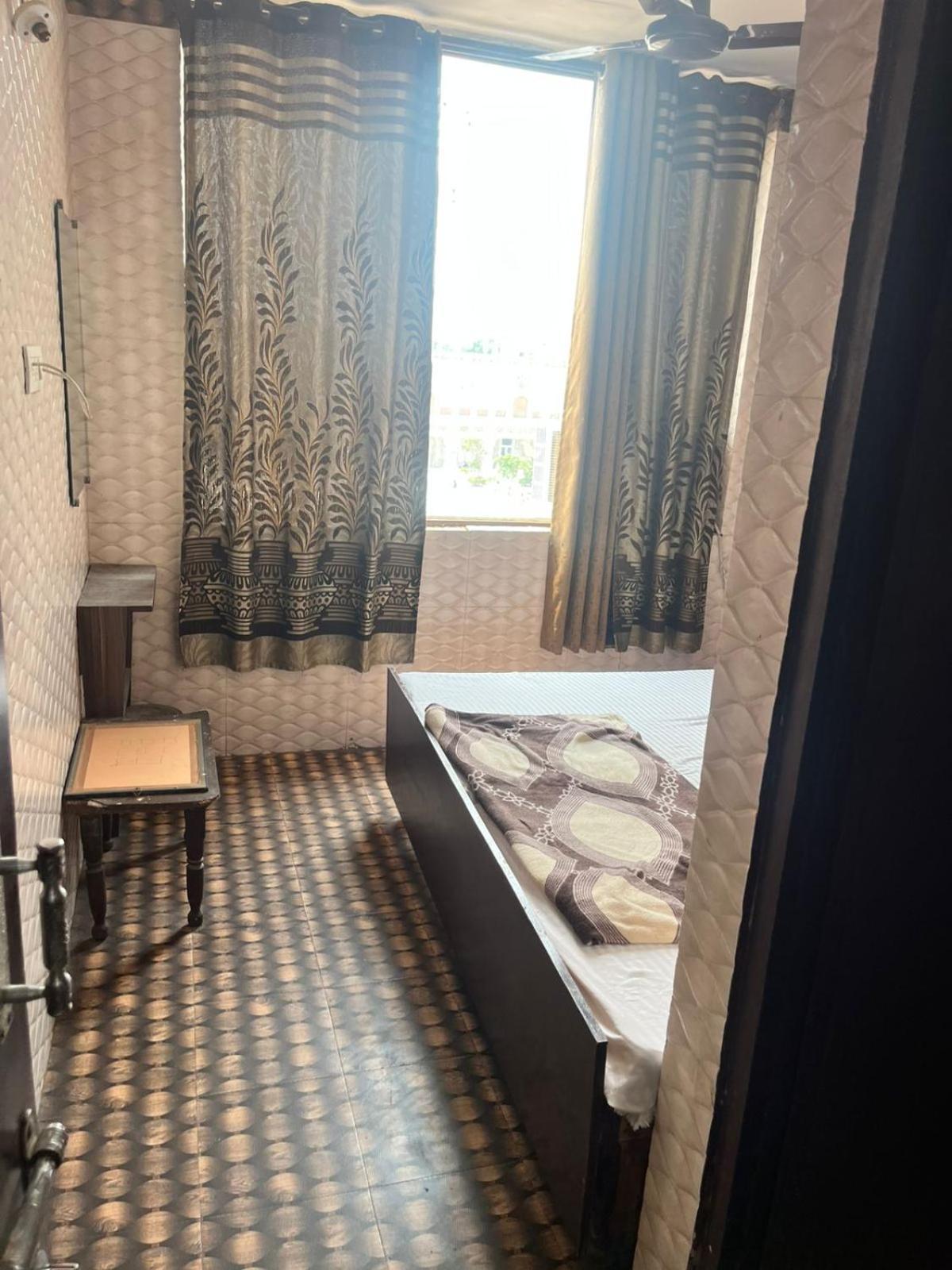 Arora Guest House Amritsar Exterior photo